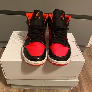 red and black jordan 1s